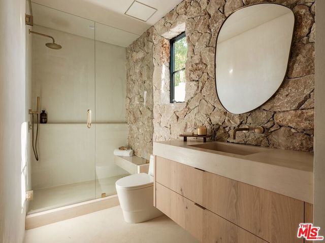 11746 Blix Street, Valley Village, CA 91607