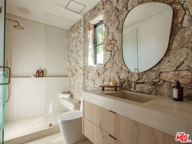 11746 Blix Street, Valley Village, CA 91607