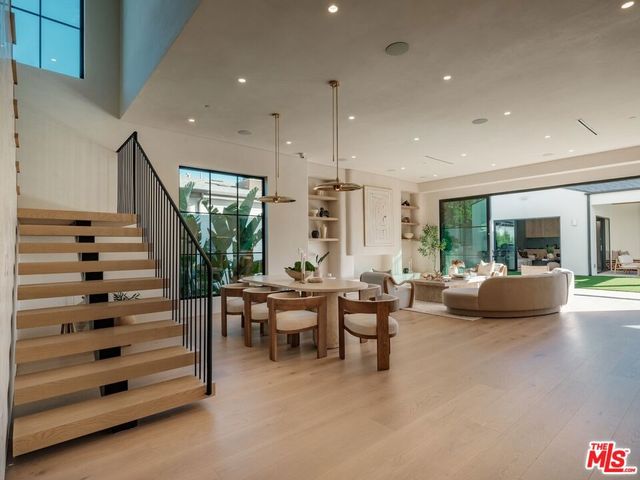 11746 Blix Street, Valley Village, CA 91607