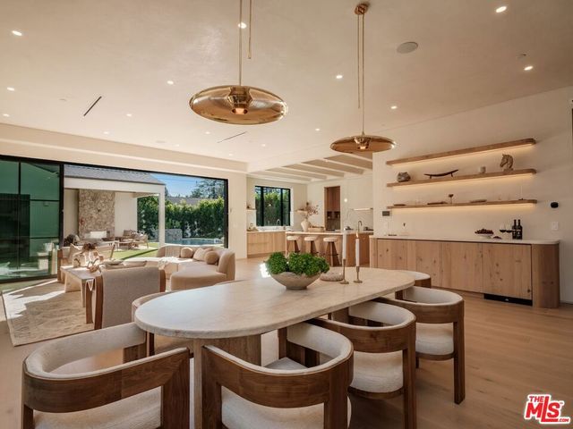 11746 Blix Street, Valley Village, CA 91607