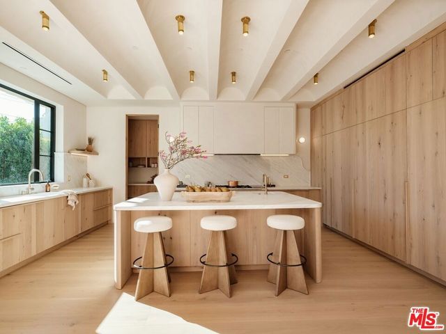 11746 Blix Street, Valley Village, CA 91607