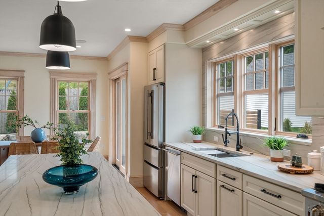 73 Main Street, Hull, MA 02045