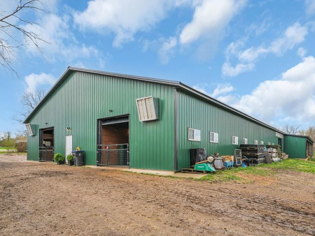 12216 Pleasant Valley Road, Woodstock, IL 60098