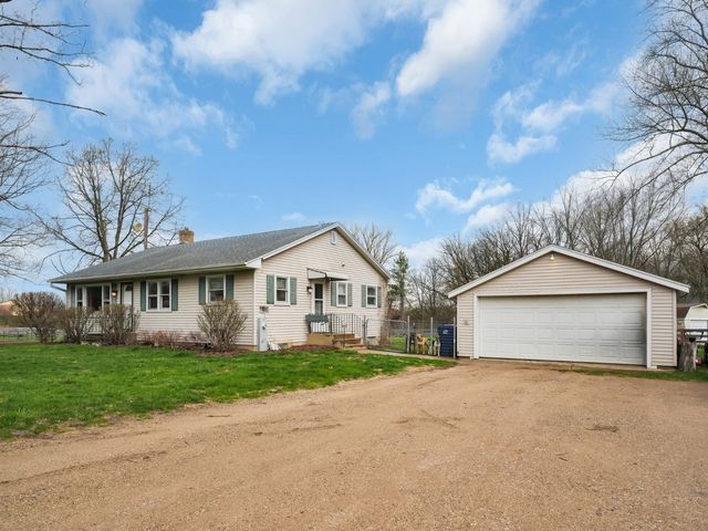12216 Pleasant Valley Road, Woodstock, IL 60098