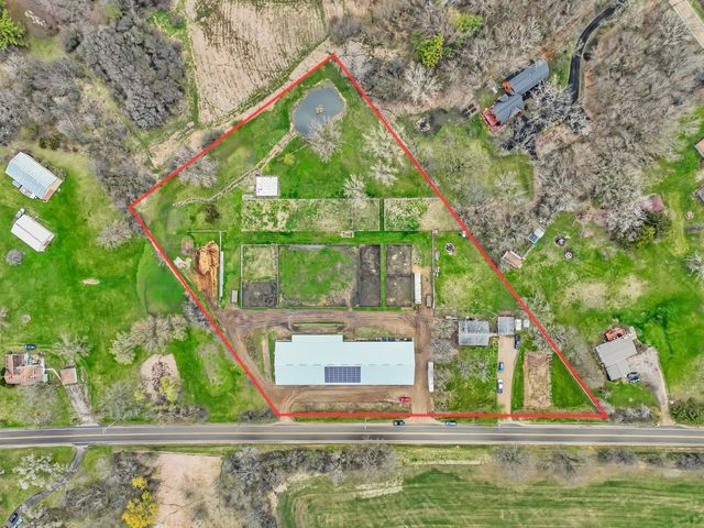 12216 Pleasant Valley Road, Woodstock, IL 60098