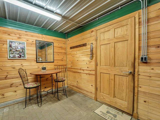 12216 Pleasant Valley Road, Woodstock, IL 60098