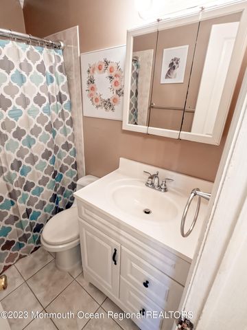 4 Pennsylvania Avenue, Jackson, NJ 08527