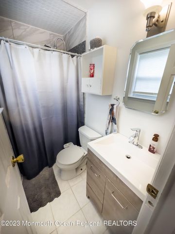 4 Pennsylvania Avenue, Jackson, NJ 08527