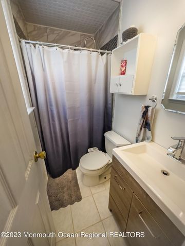 4 Pennsylvania Avenue, Jackson, NJ 08527