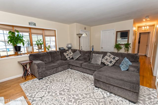 4 Pennsylvania Avenue, Jackson, NJ 08527