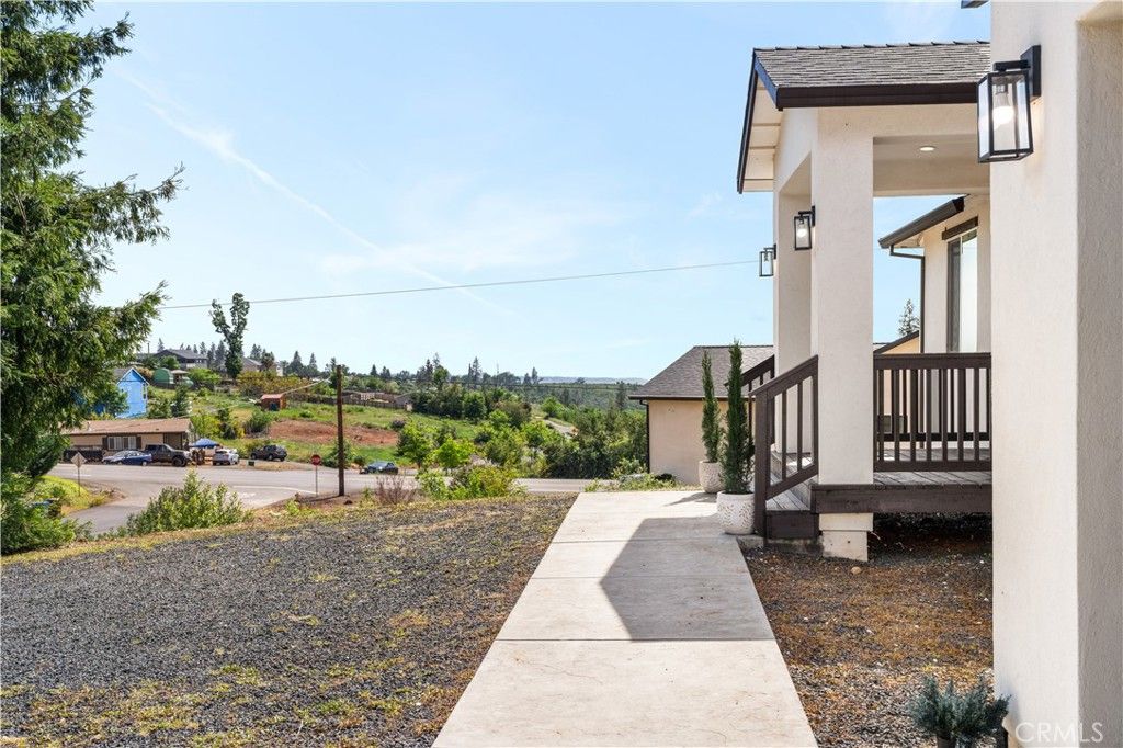 Image 4 of property listing at 5657 Cathy Lane, Paradise, CA 95969