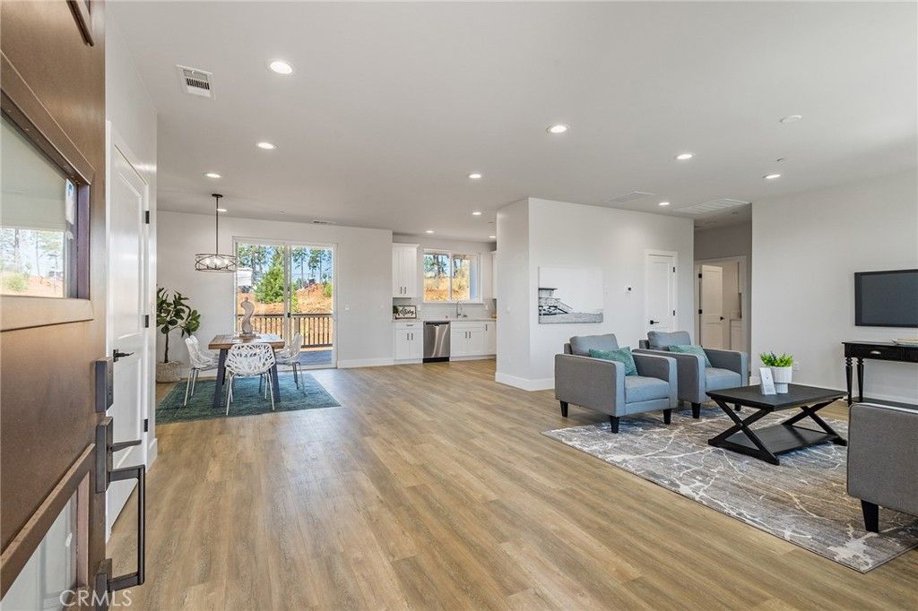 Image 8 of property listing at 5657 Cathy Lane, Paradise, CA 95969