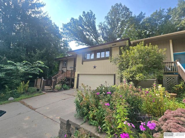 1103 HAPPY HOLLOW Court, Plattsmouth, NE 68048