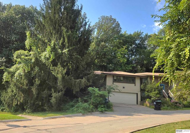 1103 HAPPY HOLLOW Court, Plattsmouth, NE 68048