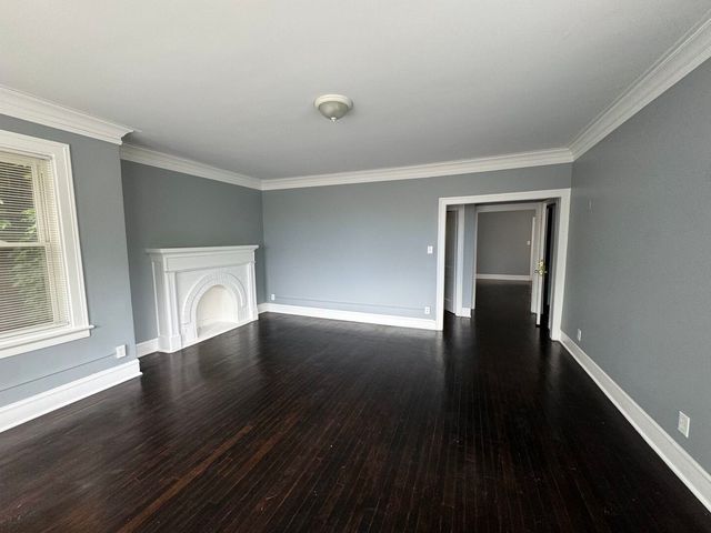 8048 S Champlain Avenue, Chicago, IL 60619