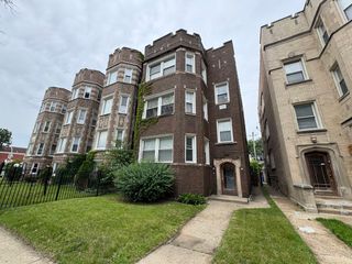 8048 S Champlain Avenue, Chicago, IL 60619