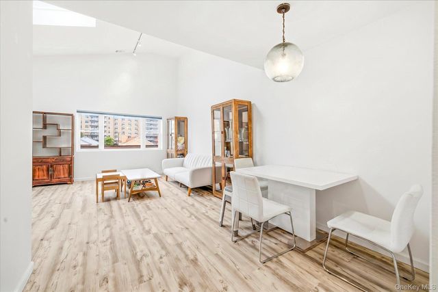 537 E Broadway 201, Long Beach, NY 11561