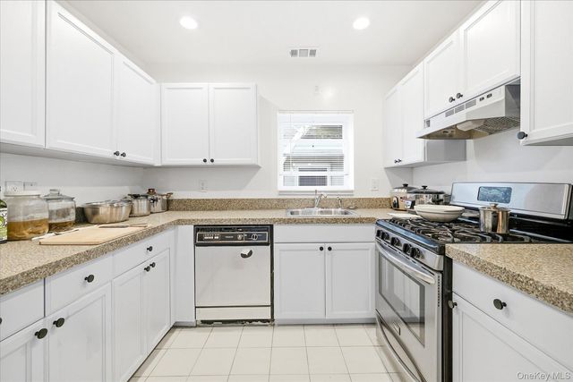537 E Broadway 201, Long Beach, NY 11561