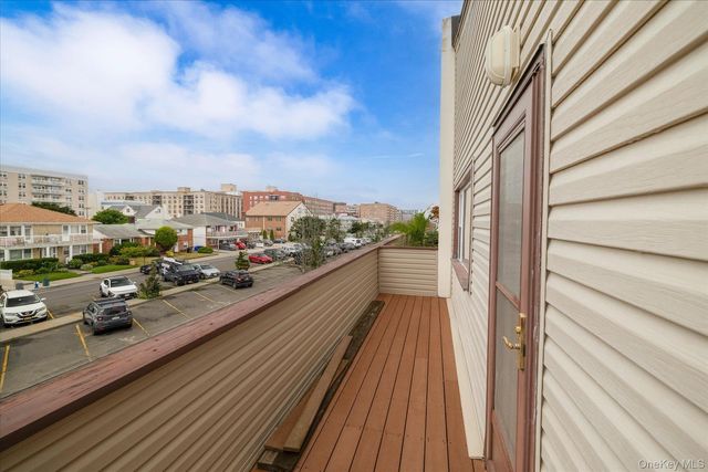 537 E Broadway 201, Long Beach, NY 11561