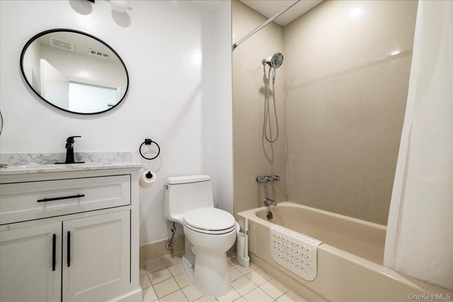 537 E Broadway 201, Long Beach, NY 11561