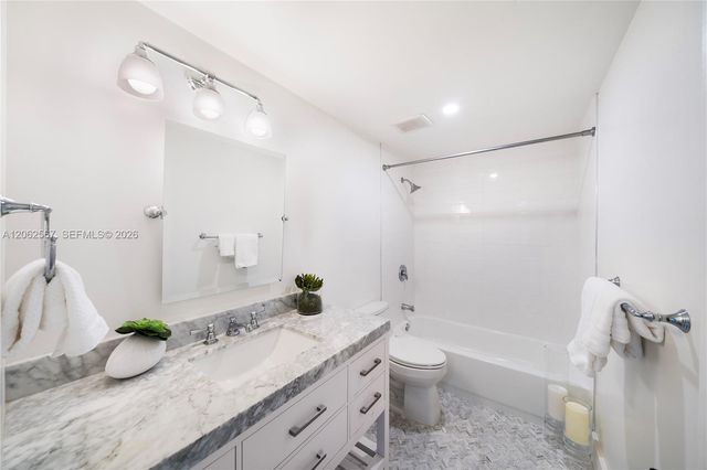100 Edgewater Drive 138, Coral Gables, FL 33133