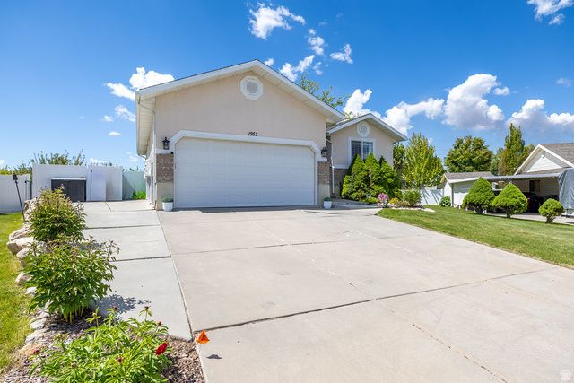 1953 W 2100 S, Syracuse, UT 84075