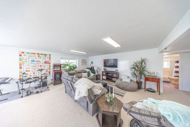 1953 W 2100 S, Syracuse, UT 84075