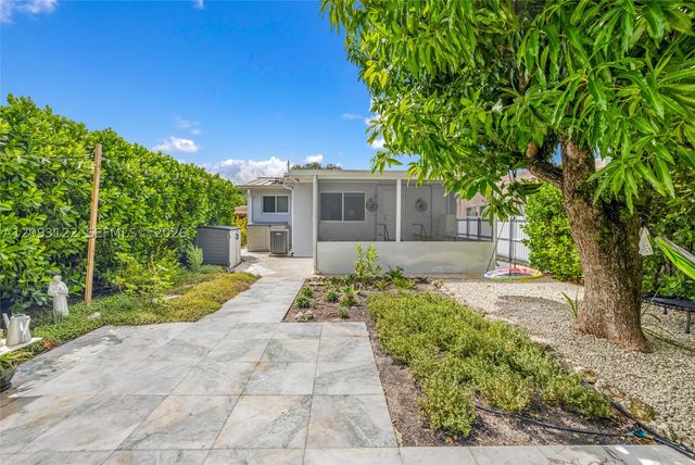 5831 SW 4th St, Miami, FL 33144
