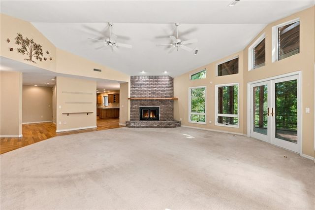9118 Summer Shade Road, Rogers, AR 72756