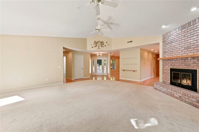 9118 Summer Shade Road, Rogers, AR 72756