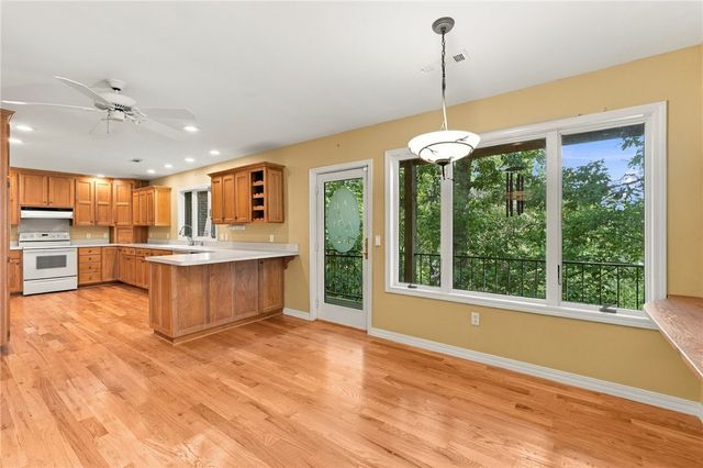 9118 Summer Shade Road, Rogers, AR 72756