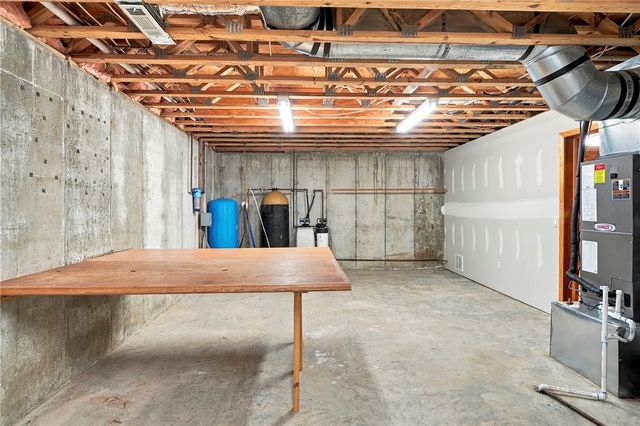 9118 Summer Shade Road, Rogers, AR 72756