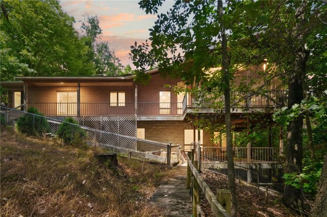 9118 Summer Shade Road, Rogers, AR 72756