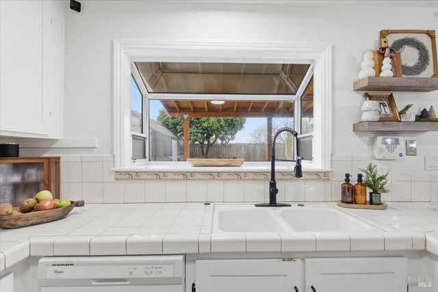 615 Chyrl Way, Suisun City, CA 94585