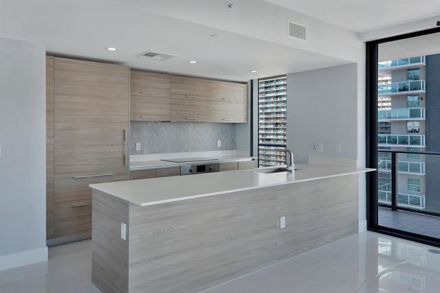 1300 S Miami Avenue 2401, Miami, FL 33130