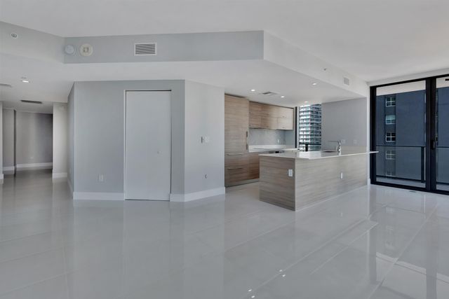 1300 S Miami Avenue 2401, Miami, FL 33130