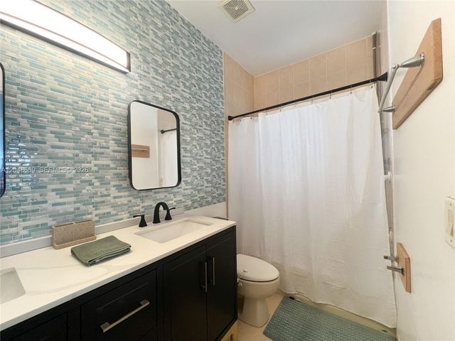 249 SE 32nd Ave, Homestead, FL 33033