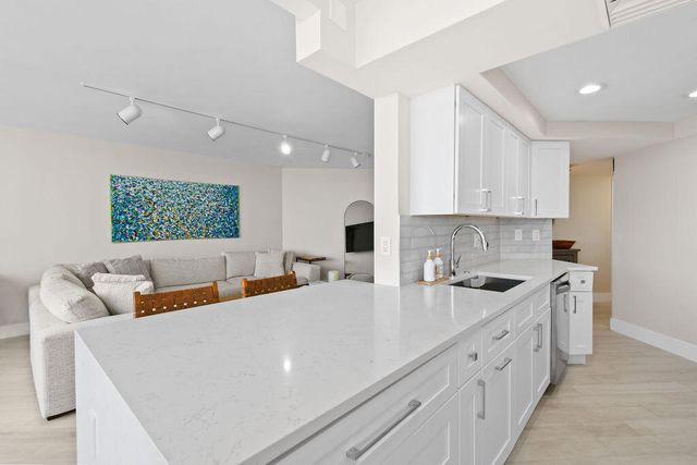 3560 S Ocean Boulevard 907, South Palm Beach, FL 33480