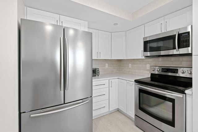 3560 S Ocean Boulevard 907, South Palm Beach, FL 33480