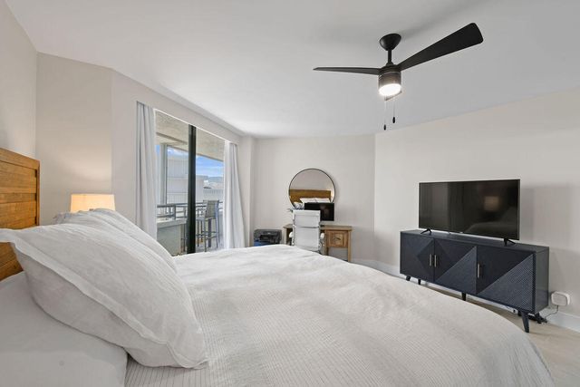 3560 S Ocean Boulevard 907, South Palm Beach, FL 33480