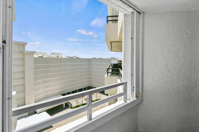 3560 S Ocean Boulevard 907, South Palm Beach, FL 33480
