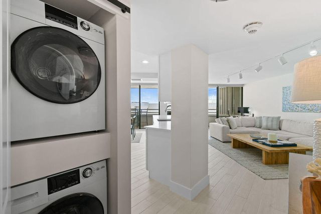 3560 S Ocean Boulevard 907, South Palm Beach, FL 33480