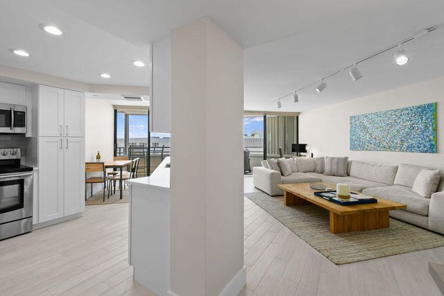 3560 S Ocean Boulevard 907, South Palm Beach, FL 33480