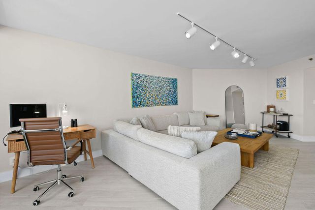 3560 S Ocean Boulevard 907, South Palm Beach, FL 33480