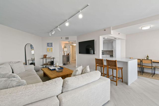 3560 S Ocean Boulevard 907, South Palm Beach, FL 33480