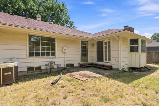 1343 N Caddy Ln, Wichita, KS 67212