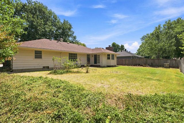 1343 N Caddy Ln, Wichita, KS 67212