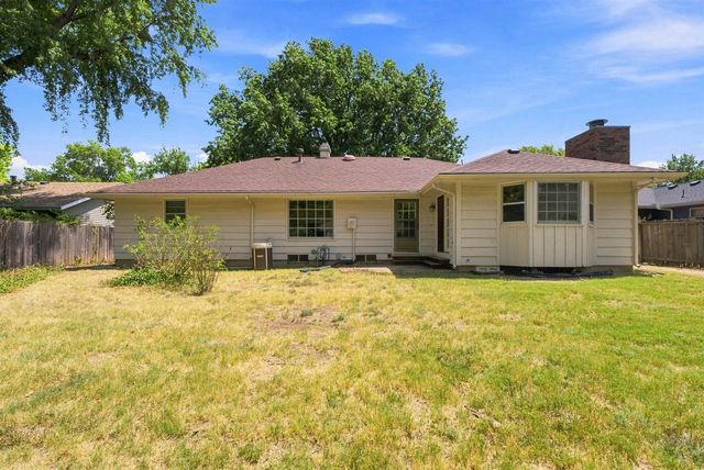 1343 N Caddy Ln, Wichita, KS 67212