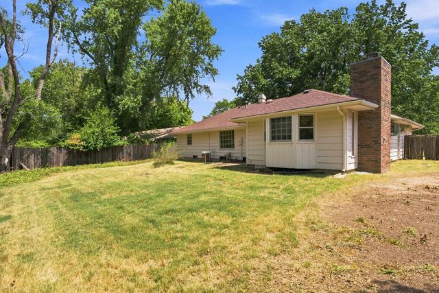 1343 N Caddy Ln, Wichita, KS 67212