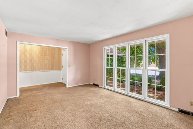 1343 N Caddy Ln, Wichita, KS 67212